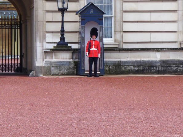Honor guard, Buckingham Palace