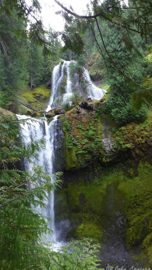 A slightly different angle of the Falls