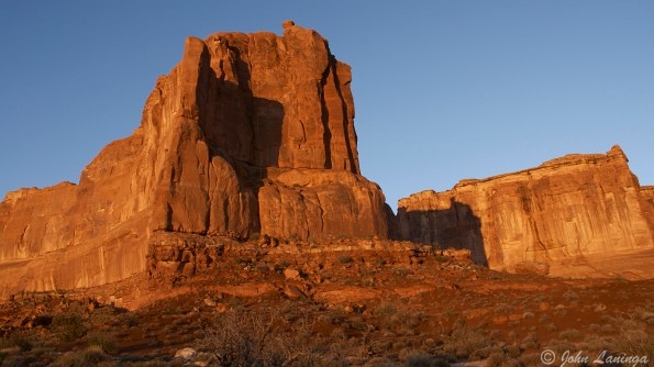 The sun is starting to light up the cliffs