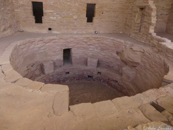  Inside a cliff dwelling kiva