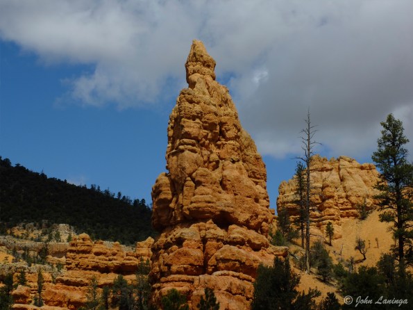 Rock formation at Red Canyon, on the way to Bryce