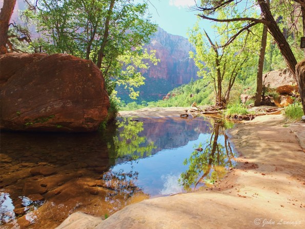 Middle Emerald Pool