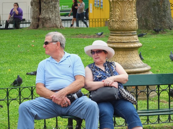 Les and Ida see something to the left