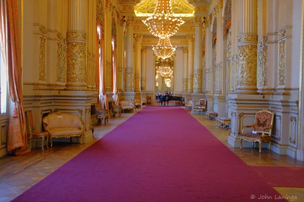 Great hallway, where the rich people gathered during intermission