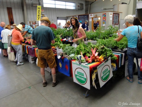Thriving  farmers market