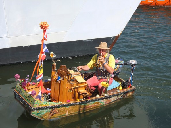 And even a one man band!