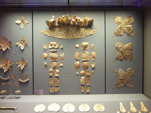 Gold burial decorations