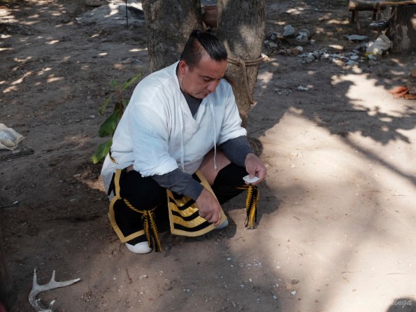 Our guide making flint arrow heads